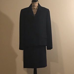 3 piece boring navy blue suit 😊